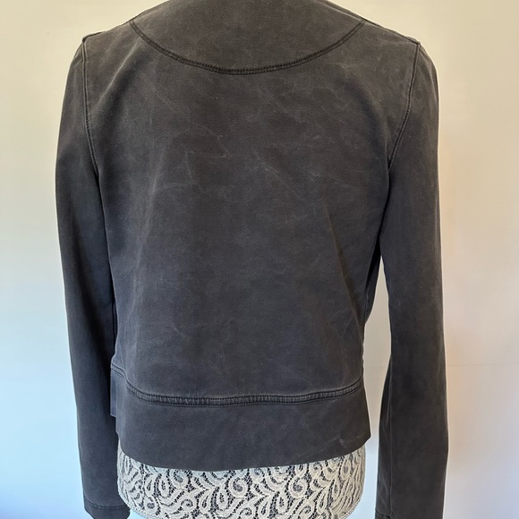 Black jacket - Picture 3 of 15